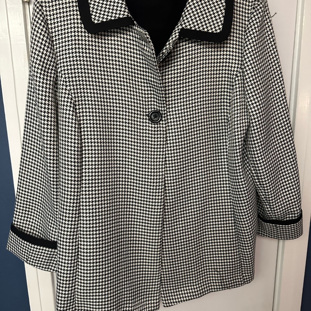 Courtney Woman size 18